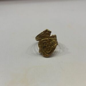 Elegant Gold-Tone vintage fork ring